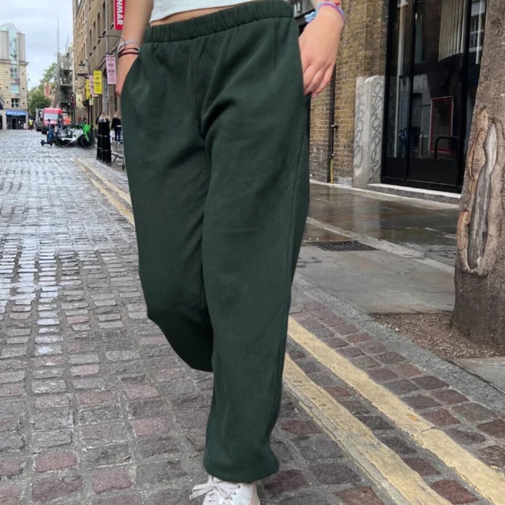 Brandy Melville “Rosa” Sweatpants